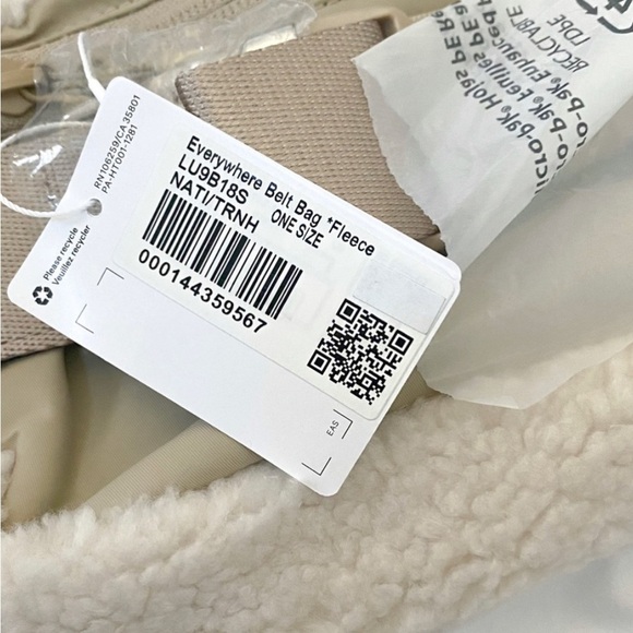 NWT authentic Lululemon Fleece Everywhere Belt Bag in Natural Ivory/trench - Picture 6 of 6